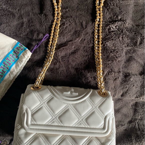 Tory Burch bag amazing condition used handful of times - Picture 8 of 11